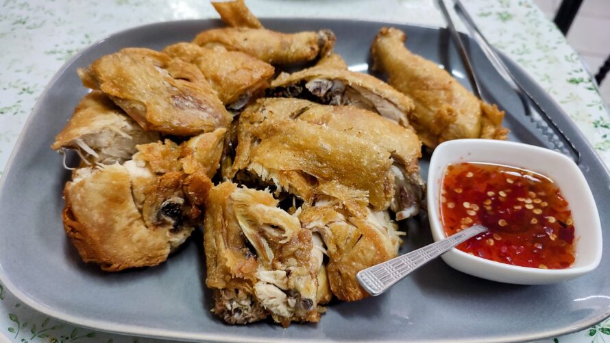 ไก่ทอดและตับหมูทอดแสนอร่อย! ร้านอาหารไทย “ท่งหลี” อโศก