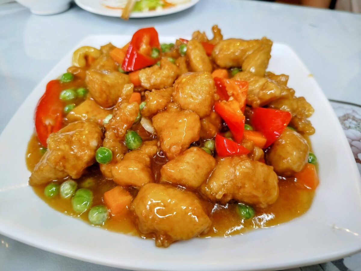 大連飯店-ピーナッツと鶏のピリ辛炒め