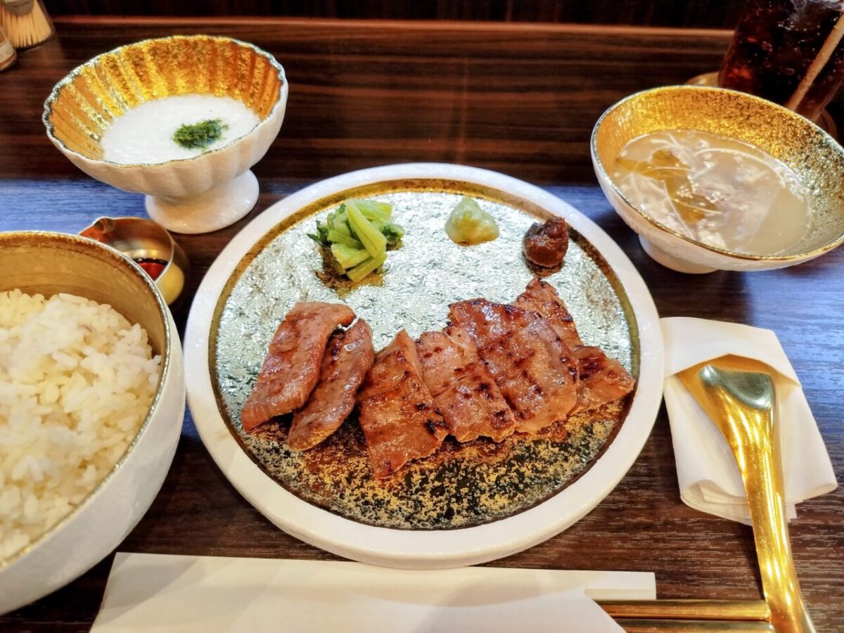 べーすけ-牛タン定食